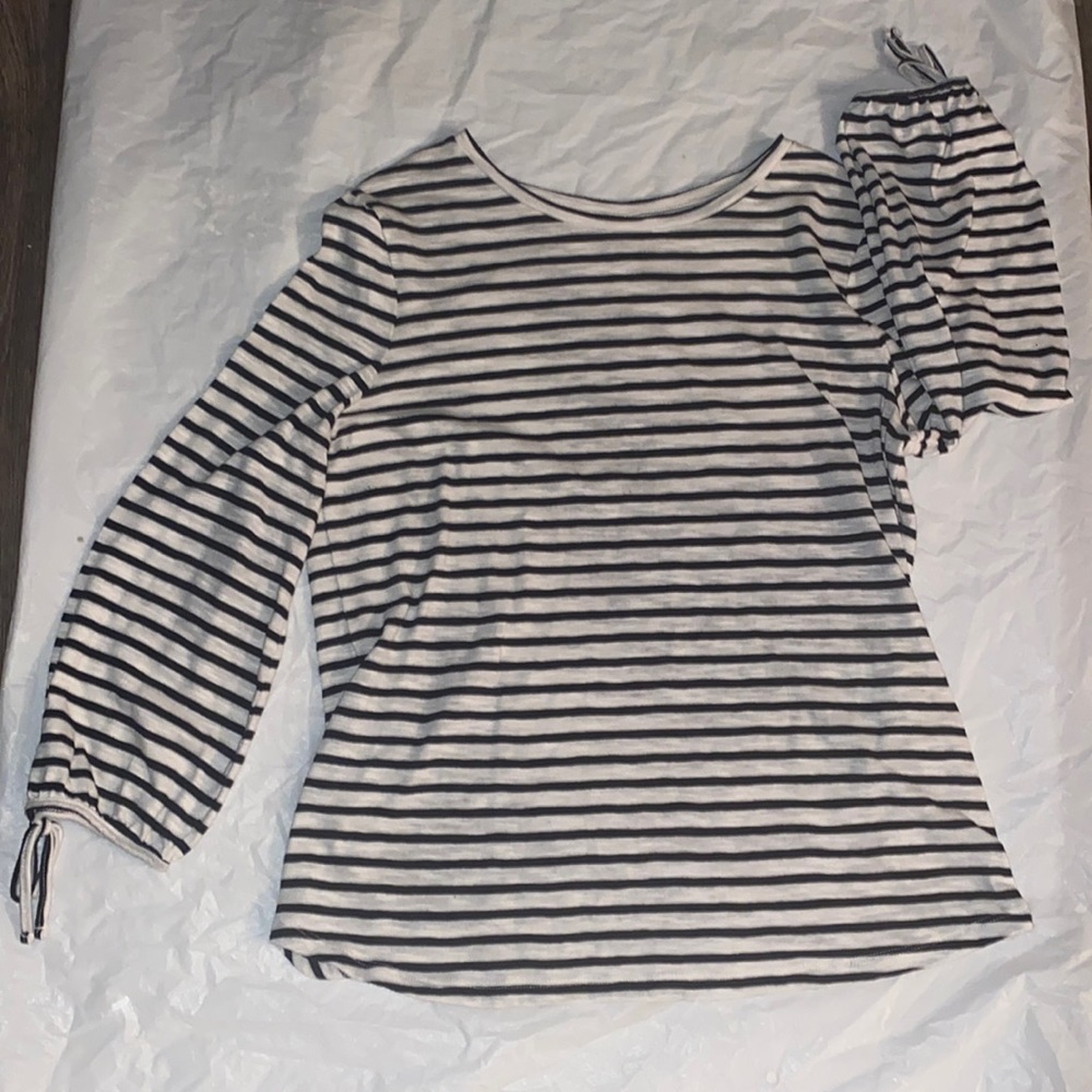 Casual Striped long sleeved Old Navy shirt sized medium.
